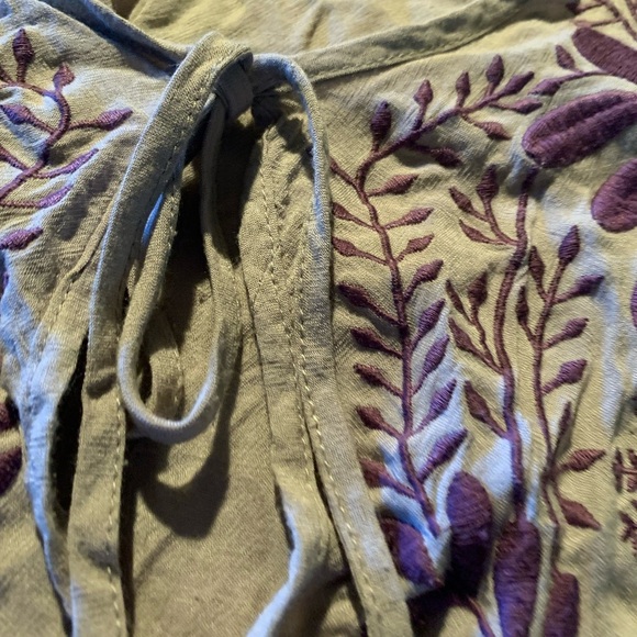 Album Women’s Grey Top Size Medium Short Seeve - Picture 6 of 10